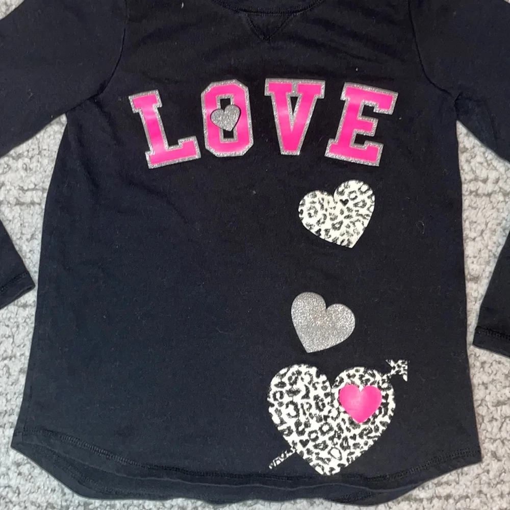The Children’s Place Love Heart Leopard Print Sweatshirt, Size M 7/8